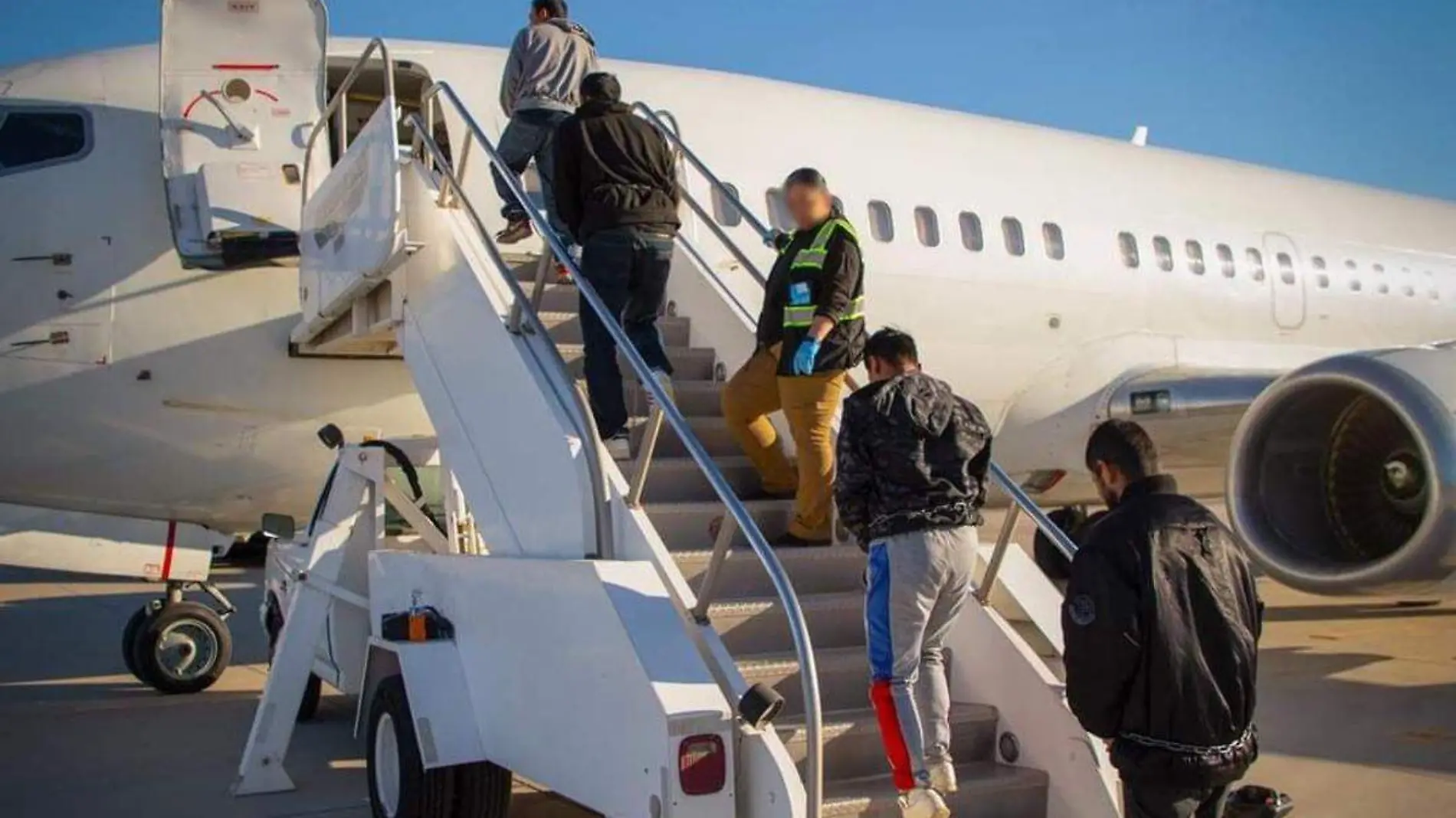 migrantes aeropuerto